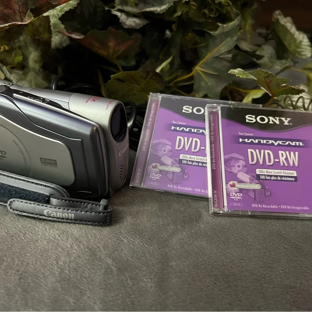 Canon dc100 dvd